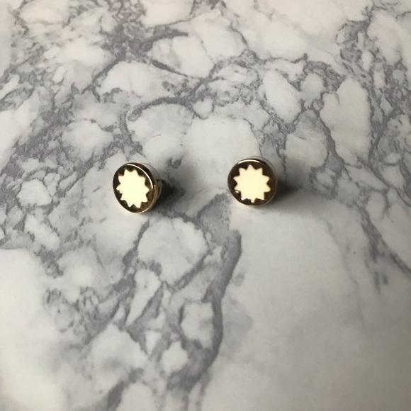 House of Harlow 1960 Small Sunburst Earrings - Picture 2 of 2